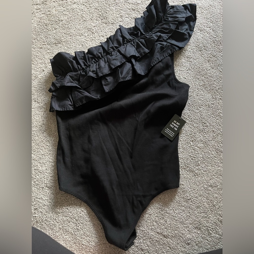 NWT Express Ruffled One Shoulder Bodysuit Size L
